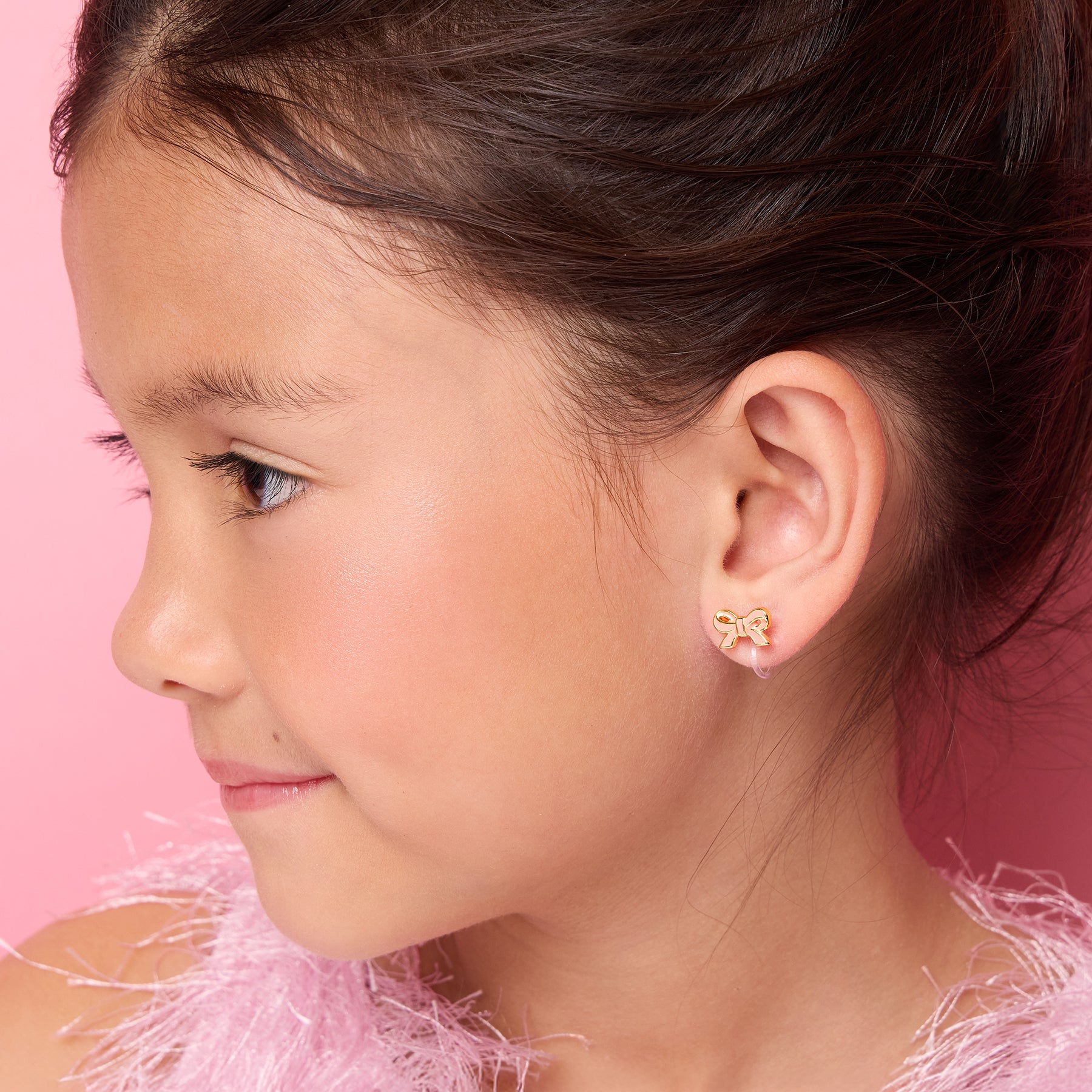 J341s05C_girl-nation-earrings-pretty-pink-bow-clip-on-worn-girl-1_1.jpg